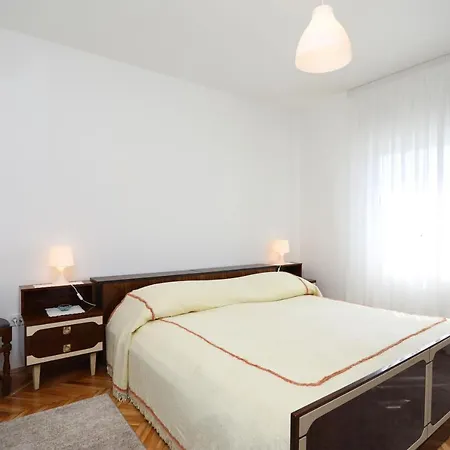 Falichi Apartmán *