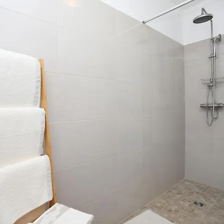 Falichi Apartment Plomin